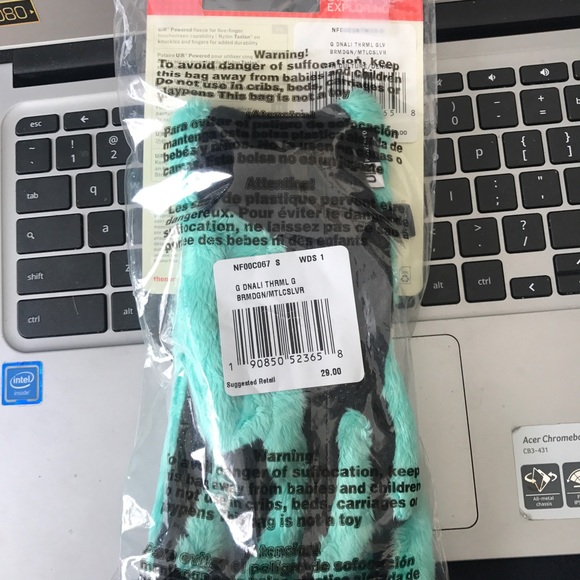 The North Face gloves, mint blue color - Picture 3 of 3